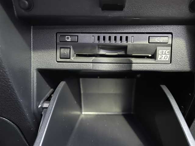 トヨタ アルファード S タイプゴールドⅡ 道央・札幌 2021(令3)年 2.6万km ホワイトパールクリスタルシャイン 登録時走行距離　25878km/　4　W　D　/SWIFT車高調/社外フルエアロ/Toyota Safety Sense/・プリクラッシュセーフティ/・レーンディバーチャーアラート/・オートマチックハイビーム/・クリアランスソナー/・レーダークルーズコントロール/純正ディスプレイオーディオ/フルセグTV/DVD再生あり/バックカメラ/両側パワースライドドア/パワーバックドア/デジタルインナーミラー/純正エンジンスターター/三眼LEDヘッドライト/シーケンシャルウィンカー/社外ウィンカーミラー/室内灯LED/純正サスペンション積込/Admiration4本出しマフラー/革巻きステアリング/盗難防止装置/プッシュスタート/スマートキー/スペアキー×１/純正フロアマット/純正ドアバイザー/取説/保証書