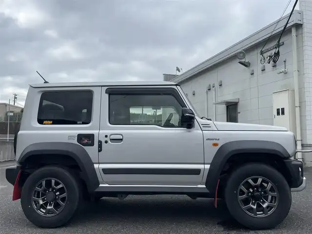 スズキ ジムニー シエラ JC 長崎県 2020(令2)年 1.9万km シルキーシルバーメタリック ワンオーナー/社外SDナビ/・AM/FM/BT/フルセグTV/クルーズコントロール/ステアリングスイッチ/ETC/前席シートヒーター/革調シートカバー/前方ドライブレコーダー/ライトウォッシャー/ラバー調フロアマット/純正オプションフロントグリル/純正マッドガード/背面タイヤ/背面タイヤカバー/HONESTクリア給油口カバー/保証書/取扱説明書/スペアキー/純正グリル積載/純正給油口カバー積載
