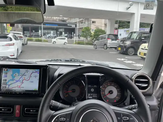 スズキ ジムニー シエラ JC 長崎県 2020(令2)年 1.9万km シルキーシルバーメタリック ワンオーナー/社外SDナビ/・AM/FM/BT/フルセグTV/クルーズコントロール/ステアリングスイッチ/ETC/前席シートヒーター/革調シートカバー/前方ドライブレコーダー/ライトウォッシャー/ラバー調フロアマット/純正オプションフロントグリル/純正マッドガード/背面タイヤ/背面タイヤカバー/HONESTクリア給油口カバー/保証書/取扱説明書/スペアキー/純正グリル積載/純正給油口カバー積載
