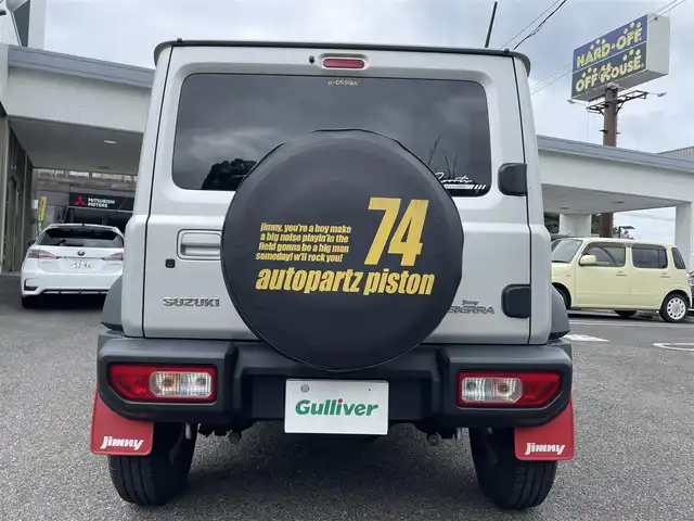 スズキ ジムニー シエラ JC 長崎県 2020(令2)年 1.9万km シルキーシルバーメタリック ワンオーナー/社外SDナビ/・AM/FM/BT/フルセグTV/クルーズコントロール/ステアリングスイッチ/ETC/前席シートヒーター/革調シートカバー/前方ドライブレコーダー/ライトウォッシャー/ラバー調フロアマット/純正オプションフロントグリル/純正マッドガード/背面タイヤ/背面タイヤカバー/HONESTクリア給油口カバー/保証書/取扱説明書/スペアキー/純正グリル積載/純正給油口カバー積載