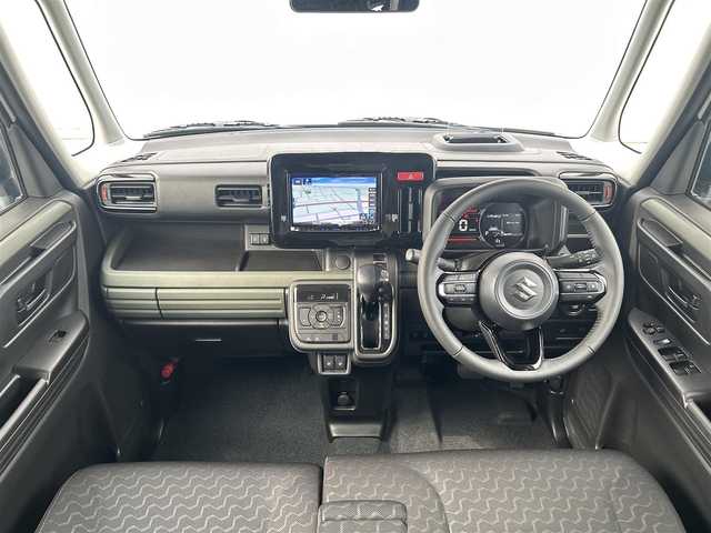スズキ スペーシア ギア HYBRID XZ 群馬県 2024(令6)年 0.5万km ベージュⅡ 社外8インチナビ/ (AM/FM/BT/TV/CD/DVD/SD/HDMI)/バックカメラ/スズキセーフティーサポート/バックカメラ/両側パワースライド/デュアルセンサーブレーキサポート/レーンキープアシスト/横滑り防止/標識認識/先行車発進/ヘッドアップディスプレイ/レーダークルーズコントロール/前席シートヒーター/ステアリングヒーター/ステアリングリモコン/AUTOライト/後席サンシェード/プッシュスタート/革巻きステアリング/リア送風機/保証書/取扱説明書/スペアキー