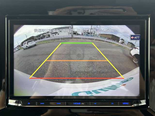 スズキ スペーシア ギア HYBRID XZ 群馬県 2024(令6)年 0.5万km ベージュⅡ 社外8インチナビ/ (AM/FM/BT/TV/CD/DVD/SD/HDMI)/バックカメラ/スズキセーフティーサポート/バックカメラ/両側パワースライド/デュアルセンサーブレーキサポート/レーンキープアシスト/横滑り防止/標識認識/先行車発進/ヘッドアップディスプレイ/レーダークルーズコントロール/前席シートヒーター/ステアリングヒーター/ステアリングリモコン/AUTOライト/後席サンシェード/プッシュスタート/革巻きステアリング/リア送風機/保証書/取扱説明書/スペアキー