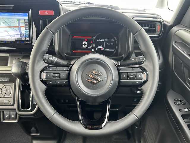 スズキ スペーシア ギア HYBRID XZ 群馬県 2024(令6)年 0.5万km ベージュⅡ 社外8インチナビ/ (AM/FM/BT/TV/CD/DVD/SD/HDMI)/バックカメラ/スズキセーフティーサポート/バックカメラ/両側パワースライド/デュアルセンサーブレーキサポート/レーンキープアシスト/横滑り防止/標識認識/先行車発進/ヘッドアップディスプレイ/レーダークルーズコントロール/前席シートヒーター/ステアリングヒーター/ステアリングリモコン/AUTOライト/後席サンシェード/プッシュスタート/革巻きステアリング/リア送風機/保証書/取扱説明書/スペアキー