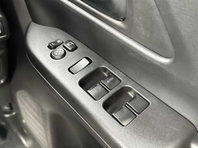 スズキ スペーシア ギア HYBRID XZ 群馬県 2024(令6)年 0.5万km ベージュⅡ 社外8インチナビ/ (AM/FM/BT/TV/CD/DVD/SD/HDMI)/バックカメラ/スズキセーフティーサポート/バックカメラ/両側パワースライド/デュアルセンサーブレーキサポート/レーンキープアシスト/横滑り防止/標識認識/先行車発進/ヘッドアップディスプレイ/レーダークルーズコントロール/前席シートヒーター/ステアリングヒーター/ステアリングリモコン/AUTOライト/後席サンシェード/プッシュスタート/革巻きステアリング/リア送風機/保証書/取扱説明書/スペアキー