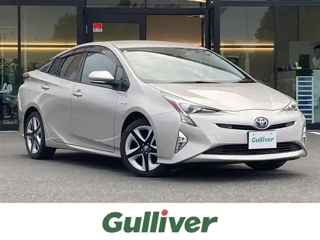 トヨタ プリウス A プレミアム　ツーリングセレ 栃木県 2018(平30)年 5.1万km スティールブロンドM トヨタセーフティセンス/純正9インチナビ/フルセグTV/DVD/Bluetooth/MSV/USB/HDMI/バックカメラ/ビルトインETC2.0/前後ドライブレコーダー/黒革シート/パワーシート/シートヒーター/パーキングアシスト/ヘッドアップディスプレイ/ブラインドスポットモニター/クリアランスソナー/レーダークルーズコントロール/LEDヘッドライト/フォグランプ/ドライブサポートイルミネーション/スマートキー×2