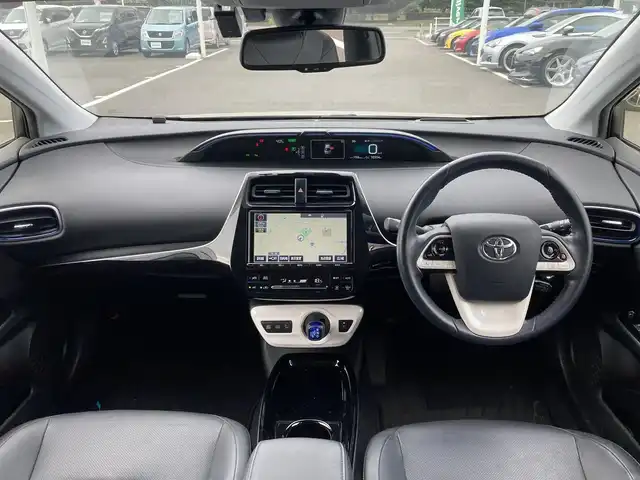 トヨタ プリウス A プレミアム　ツーリングセレ 栃木県 2018(平30)年 5.1万km スティールブロンドM トヨタセーフティセンス/純正9インチナビ/フルセグTV/DVD/Bluetooth/MSV/USB/HDMI/バックカメラ/ビルトインETC2.0/前後ドライブレコーダー/黒革シート/パワーシート/シートヒーター/パーキングアシスト/ヘッドアップディスプレイ/ブラインドスポットモニター/クリアランスソナー/レーダークルーズコントロール/LEDヘッドライト/フォグランプ/ドライブサポートイルミネーション/スマートキー×2