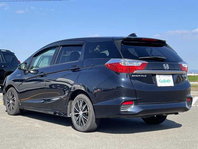 ホンダ シャトル ハイブリッド X スタイルエディション 佐賀県 2016(平28)年 9.4万km ミッドナイトブルービームM 純正メモリーナビゲーション/・フルセグTV/CD/DVD/SD/USB/Bluetooth/バックカメラ/前方ドライブレコーダー/ビルトインETC/ハーフレザーシート/ISOFIX対応/革巻きステアリング/ステアリングリモコン/社外15インチアルミホイール/純正LEDヘッドライト/純正フォグランプ/純正フロアマット/純正ドアバイザ―/新車保証書/取扱説明書/スペアキー１本/クルーズコントロール/シティブレーキアクティブシステム/横滑り防止装置