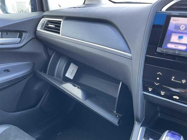 ホンダ シャトル ハイブリッド X スタイルエディション 佐賀県 2016(平28)年 9.4万km ミッドナイトブルービームM 純正メモリーナビゲーション/・フルセグTV/CD/DVD/SD/USB/Bluetooth/バックカメラ/前方ドライブレコーダー/ビルトインETC/ハーフレザーシート/ISOFIX対応/革巻きステアリング/ステアリングリモコン/社外15インチアルミホイール/純正LEDヘッドライト/純正フォグランプ/純正フロアマット/純正ドアバイザ―/新車保証書/取扱説明書/スペアキー１本/クルーズコントロール/シティブレーキアクティブシステム/横滑り防止装置