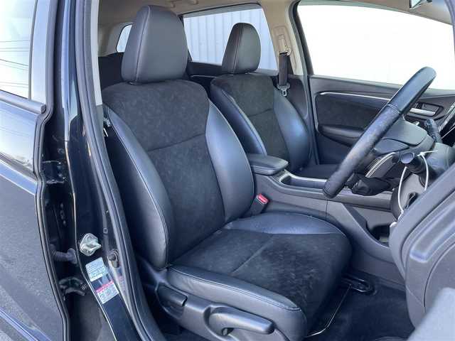 ホンダ シャトル ハイブリッド X スタイルエディション 佐賀県 2016(平28)年 9.4万km ミッドナイトブルービームM 純正メモリーナビゲーション/・フルセグTV/CD/DVD/SD/USB/Bluetooth/バックカメラ/前方ドライブレコーダー/ビルトインETC/ハーフレザーシート/ISOFIX対応/革巻きステアリング/ステアリングリモコン/社外15インチアルミホイール/純正LEDヘッドライト/純正フォグランプ/純正フロアマット/純正ドアバイザ―/新車保証書/取扱説明書/スペアキー１本/クルーズコントロール/シティブレーキアクティブシステム/横滑り防止装置