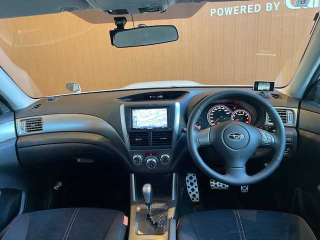 スバル フォレスター 2．0XT 宮城県 2010(平22)年 3.5万km サテンホワイトパール ワンオーナー/4WD　SIdrive/社外ナビ/　AVIC-HRZ900/CD/DVD/フルセグ/Bluetooth/バックカメラ/オートクルーズコントロール/ETC/ドアバイザー/フロアマット/取扱説明書/新車時保証書/スペアキー