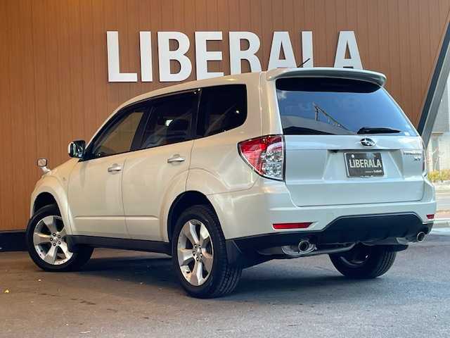 スバル フォレスター 2．0XT 宮城県 2010(平22)年 3.5万km サテンホワイトパール ワンオーナー/4WD　SIdrive/社外ナビ/　AVIC-HRZ900/CD/DVD/フルセグ/Bluetooth/バックカメラ/オートクルーズコントロール/ETC/ドアバイザー/フロアマット/取扱説明書/新車時保証書/スペアキー