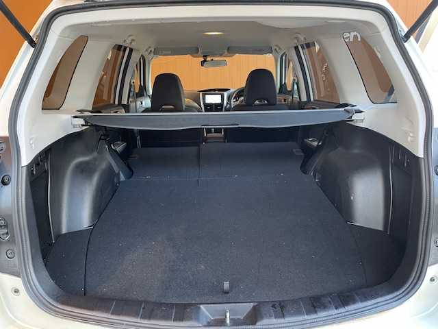 スバル フォレスター 2．0XT 宮城県 2010(平22)年 3.5万km サテンホワイトパール ワンオーナー/4WD　SIdrive/社外ナビ/　AVIC-HRZ900/CD/DVD/フルセグ/Bluetooth/バックカメラ/オートクルーズコントロール/ETC/ドアバイザー/フロアマット/取扱説明書/新車時保証書/スペアキー