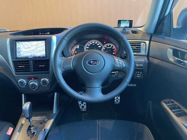 スバル フォレスター 2．0XT 宮城県 2010(平22)年 3.5万km サテンホワイトパール ワンオーナー/4WD　SIdrive/社外ナビ/　AVIC-HRZ900/CD/DVD/フルセグ/Bluetooth/バックカメラ/オートクルーズコントロール/ETC/ドアバイザー/フロアマット/取扱説明書/新車時保証書/スペアキー