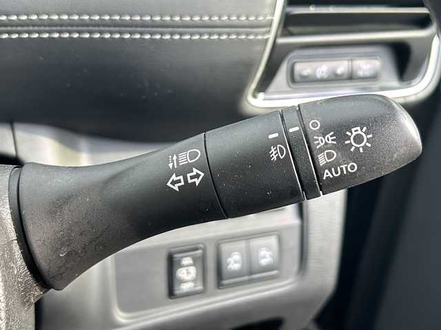 日産 セレナ ハイウェイスター Vセレクション 山形県 2018(平30)年 12.1万km ダイヤモンドブラック ワンオーナー/４WD/エマージェンシーブレーキ/プロパイロット/純正SDナビ/（CD/DVD/SD/Bluetooth/iPod/フルセグ/AM/FM)/テレビキャンセラー/ETC/フリップダウンモニター/両側パワースライドドア/インテリジェントパーキングアシスト/前後コーナーセンサー/アイドリングストップ/スマートキー×２/純正フロアマット/純正アルミホイール/オートLEDライト/フォグランプ/社外冬タイヤ積込み/取扱説明書/記録簿