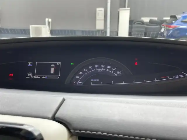 トヨタ エスティマ アエラス スマート 滋賀県 2016(平28)年 5.3万km ホワイトパールクリスタルシャイン 禁煙車/純正ナビ/（CD/DVD/SD/Bluetooth/フルセグTV）/バックカメラ/ビルトインETC/前後ドライブレコーダー/両側電動スライドドア/プリクラッシュセーフティー/レーンディパーチャーアラート/革巻きステアリング/クルーズコントロール/ステアリングリモコン/LEDヘッドライト/フォグランプ/オートヘッドライト/オートマチックハイビーム/レザーシート/前席シートヒーター/AC100V/純正アルミホイール/純正フロアマット/オートリトラーミラー/スペアキー1本