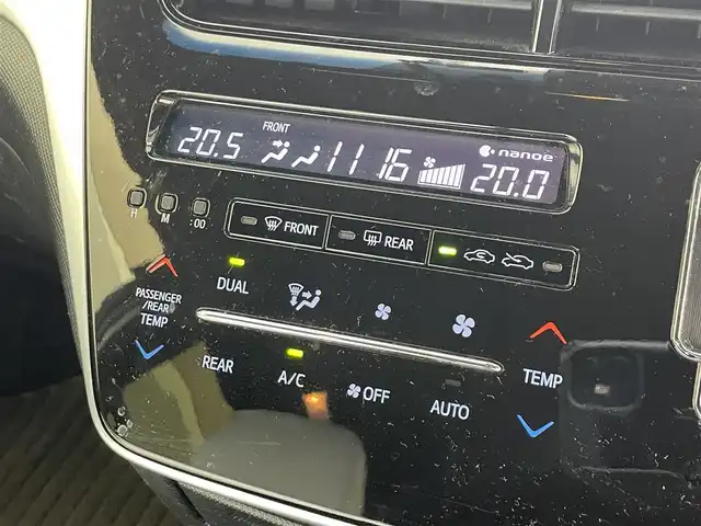 トヨタ エスティマ アエラス スマート 滋賀県 2016(平28)年 5.3万km ホワイトパールクリスタルシャイン 禁煙車/純正ナビ/（CD/DVD/SD/Bluetooth/フルセグTV）/バックカメラ/ビルトインETC/前後ドライブレコーダー/両側電動スライドドア/プリクラッシュセーフティー/レーンディパーチャーアラート/革巻きステアリング/クルーズコントロール/ステアリングリモコン/LEDヘッドライト/フォグランプ/オートヘッドライト/オートマチックハイビーム/レザーシート/前席シートヒーター/AC100V/純正アルミホイール/純正フロアマット/オートリトラーミラー/スペアキー1本