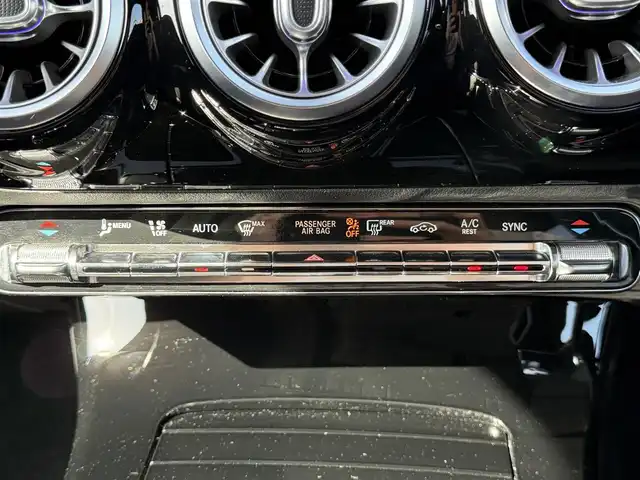 メルセデス・ベンツ ＣＬＡ２００ｄ Sブレーク AMGライン 兵庫県 2021(令3)年 4.7万km 白 純正ナビ/(BT/USB/フルセグTV)/全周囲カメラ/ETC2.0/衝突軽減ブレーキ/レーダークルーズコントロール/前後コーナーセンサー/ハーフレザーシート/前席シートヒーター/前席パワーシート/電動パーキングブレーキ/LEDヘッドライト/オートライト/フォグランプ/ステアリングリモコン/スマートキー/電動格納ミラー/純正フロアマット/純正アルミ18インチ