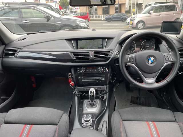 ＢＭＷ Ｘ１ sDrive 20i スポーツ 神奈川県 2014(平26)年 6.5万km ディープシーブルー 純正HDDナビ/社外地デジTV/社外後席モニター/スマートキー　2本/プッシュスタート/ビルトインETC/HIDヘッドライト/前後フォグランプ/横滑り防止装置/アイドリングストップ/保証書/取扱説明書