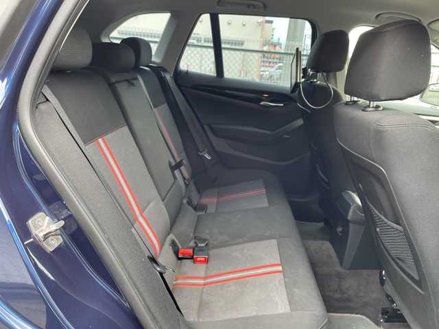 ＢＭＷ Ｘ１ sDrive 20i スポーツ 神奈川県 2014(平26)年 6.5万km ディープシーブルー 純正HDDナビ/社外地デジTV/社外後席モニター/スマートキー　2本/プッシュスタート/ビルトインETC/HIDヘッドライト/前後フォグランプ/横滑り防止装置/アイドリングストップ/保証書/取扱説明書