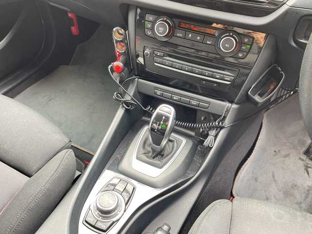 ＢＭＷ Ｘ１ sDrive 20i スポーツ 神奈川県 2014(平26)年 6.5万km ディープシーブルー 純正HDDナビ/社外地デジTV/社外後席モニター/スマートキー　2本/プッシュスタート/ビルトインETC/HIDヘッドライト/前後フォグランプ/横滑り防止装置/アイドリングストップ/保証書/取扱説明書