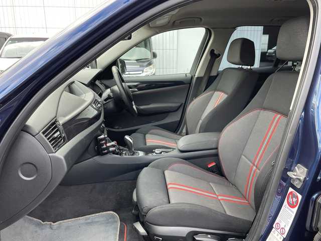 ＢＭＷ Ｘ１ sDrive 20i スポーツ 神奈川県 2014(平26)年 6.5万km ディープシーブルー 純正HDDナビ/社外地デジTV/社外後席モニター/スマートキー　2本/プッシュスタート/ビルトインETC/HIDヘッドライト/前後フォグランプ/横滑り防止装置/アイドリングストップ/保証書/取扱説明書