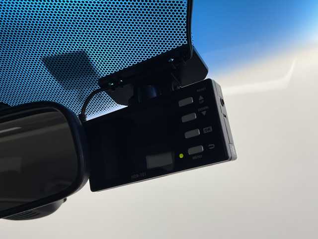 ホンダ フィット 13G Fパッケージ 千葉県 2013(平25)年 7万km プレミアムホワイトパール 純正SDナビ/(BT/CD/DVD/FM/AM/ワンセグTV)/バックカメラ/ETC/アイドリングストップ/ステアリングスイッチ/カーテンエアバッグ/スペアキー/純正フロアマット/純正ドアバイザー/社外前方ドライブレコーダー/保証書/取扱説明書