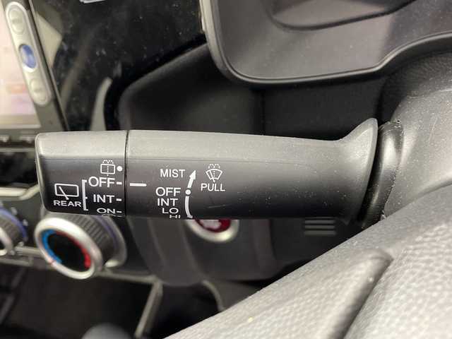 ホンダ フィット 13G Fパッケージ 千葉県 2013(平25)年 7万km プレミアムホワイトパール 純正SDナビ/(BT/CD/DVD/FM/AM/ワンセグTV)/バックカメラ/ETC/アイドリングストップ/ステアリングスイッチ/カーテンエアバッグ/スペアキー/純正フロアマット/純正ドアバイザー/社外前方ドライブレコーダー/保証書/取扱説明書