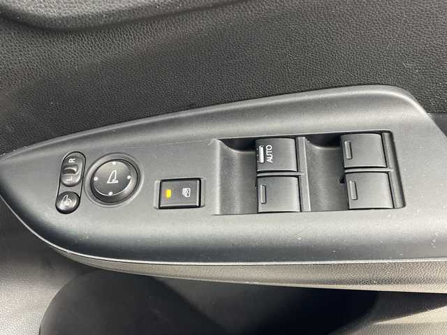 ホンダ フィット 13G Fパッケージ 千葉県 2013(平25)年 7万km プレミアムホワイトパール 純正SDナビ/(BT/CD/DVD/FM/AM/ワンセグTV)/バックカメラ/ETC/アイドリングストップ/ステアリングスイッチ/カーテンエアバッグ/スペアキー/純正フロアマット/純正ドアバイザー/社外前方ドライブレコーダー/保証書/取扱説明書