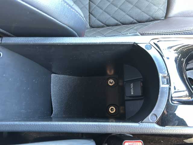 トヨタ Ｃ－ＨＲ G 沖縄県 2018(平30)年 8.7万km ホワイトパールクリスタルシャイン 社外ナビ/（ＡＭ／ＦＭ／ＣＤ／ＤＶＤ／ＢＴ）　/バックモニター　/純正１８インチアルミホイール　/衝突軽減システム　/ハーフレザーシート　/オートライト　/スマートキー　/クルコン　/プッシュスタート　/ＬＥＤヘッドライト/オートマチックハイビーム/社外フロアマット