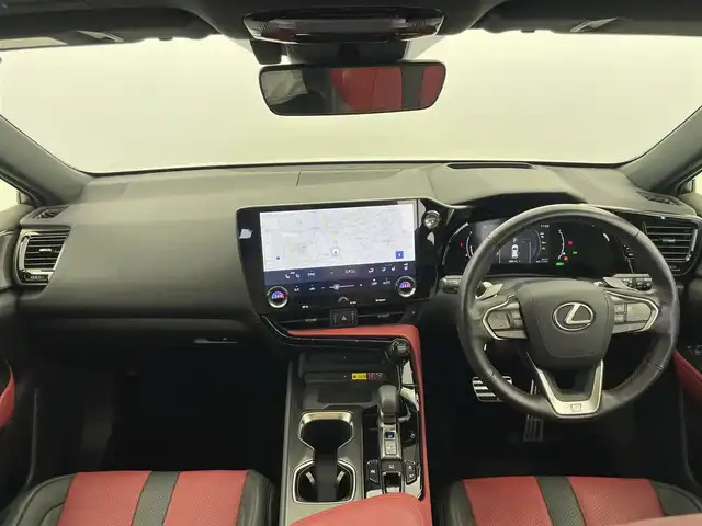 レクサス ＮＸ 350h Fスポーツ 富山県 2022(令4)年 2万km ホワイトノーヴァガラスフレーク 4WD/純正14型ナビ（AM/FM/CD/DVD/USB/BT）/フルセグTV/パノラミックビューモニター/サンルーフ/ヘッドアップディスプレイ/プリクラッシュセーフティ/レーダークルーズコントロール/レーンディパーチャーアラート/ブラインドスポットモニター/オートマチックハイビーム/LEDヘッドライト/本革シート/前席温熱＋ベンチレーションシート/置くだけ充電/パドルシフト/純正20インチAW/スマートキー/プッシュスタート/社外フロアマット/取扱説明書/保証書