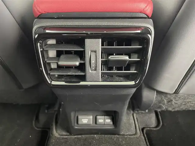 レクサス ＮＸ 350h Fスポーツ 富山県 2022(令4)年 2万km ホワイトノーヴァガラスフレーク 4WD/純正14型ナビ（AM/FM/CD/DVD/USB/BT）/フルセグTV/パノラミックビューモニター/サンルーフ/ヘッドアップディスプレイ/プリクラッシュセーフティ/レーダークルーズコントロール/レーンディパーチャーアラート/ブラインドスポットモニター/オートマチックハイビーム/LEDヘッドライト/本革シート/前席温熱＋ベンチレーションシート/置くだけ充電/パドルシフト/純正20インチAW/スマートキー/プッシュスタート/社外フロアマット/取扱説明書/保証書