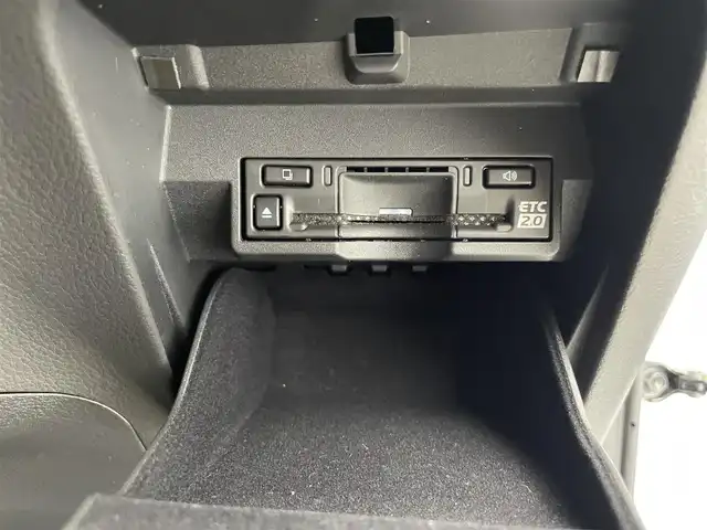 レクサス ＮＸ 350h Fスポーツ 富山県 2022(令4)年 2万km ホワイトノーヴァガラスフレーク 4WD/純正14型ナビ（AM/FM/CD/DVD/USB/BT）/フルセグTV/パノラミックビューモニター/サンルーフ/ヘッドアップディスプレイ/プリクラッシュセーフティ/レーダークルーズコントロール/レーンディパーチャーアラート/ブラインドスポットモニター/オートマチックハイビーム/LEDヘッドライト/本革シート/前席温熱＋ベンチレーションシート/置くだけ充電/パドルシフト/純正20インチAW/スマートキー/プッシュスタート/社外フロアマット/取扱説明書/保証書