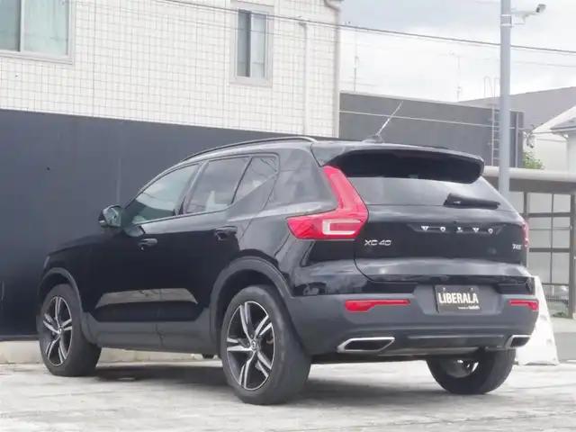 ボルボ ＸＣ４０ T4 AWD Rデザイン 岩手県 2020(令2)年 3.7万km 黒 インテリセーフ /LKA/BLIS/CTA/ACC/純正HDDナビ/フルセグTV/全方位カメラ/パークアシスト/パノラマSR/ハーマンカードン /ハーフレザー /パワーシート/シートヒーター/パワーテールゲート/LEDライト/ETC/ドラレコ
