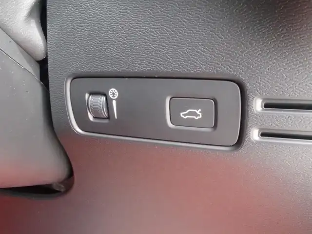 ボルボ ＸＣ４０ T4 AWD Rデザイン 岩手県 2020(令2)年 3.7万km 黒 インテリセーフ /LKA/BLIS/CTA/ACC/純正HDDナビ/フルセグTV/全方位カメラ/パークアシスト/パノラマSR/ハーマンカードン /ハーフレザー /パワーシート/シートヒーター/パワーテールゲート/LEDライト/ETC/ドラレコ