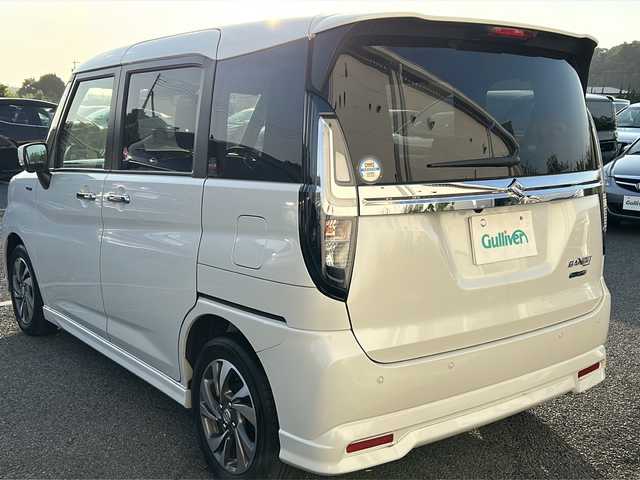 スズキ ソリオ バンディット HV SV 千葉県 2024(令6)年 0.5万km ピュアホワイトP メーカーナビ　全方位カメラ　フルセグ　ＣＤ　両側パワースライドドア　ＨＵＤ　パドルシフト　シートヒーター　レーダークルーズ　デュアルカメラサポート　ＵＳＢ　ＬＥＤライト　オートライト　１５インチＡＷ