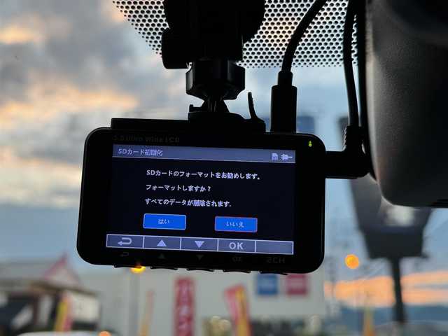 トヨタ ヴォクシー ハイブリッド ZS 煌Ⅲ 滋賀県 2021(令3)年 3.7万km ホワイトパールクリスタルシャイン ワンオーナー/アルパインBIGX/　フルセグ Bluetooth CD DVD AM FM/バックカメラ/コーナーカメラ/トップカメラ/アルパインフリップダウンモニター/ドライブレコーダー前後/ETC/Toyota Safety Sense/プリクラッシュセーフティ/（歩行者［昼］検知機能付衝突回避支援タイプ/　レーザーレーダー＋単眼カメラ方式）/レーンディパーチャーアラート/オートマチックハイビーム/先行車発進告知機能/クリアランスソナー/Bi-Beam LEDヘッドランプ/（オートレベリング機能付 ブラックエクステンション加飾）　　　　 /  ＋LEDクリアランスランプ/LEDフロントフォグランプ/両側パワースライドドア/純正16インチアルミ/スマートキー×2/プッシュスタート/