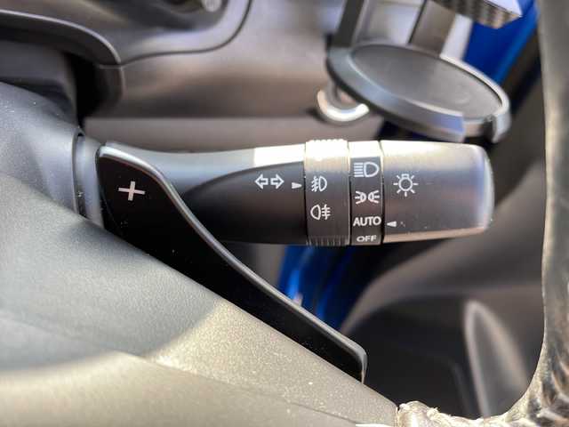 スズキ スイフト HYBRID RS 岐阜県 2017(平29)年 5.1万km スピーディーブルーM 登録時走行距離：50715km/純正SDナビ/全方位カメラ/フルセグテレビ・BT・CD・USB/レーダークルーズコントロール/デュアルセンサーブレーキ/レーンキープアシスト/シートヒーター/ビルトインETC/プッシュスタート/スマートキー/スペアキー/スタッドレスタイヤ車載