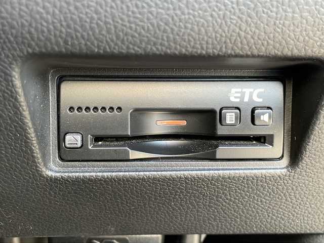 スズキ スイフト HYBRID RS 岐阜県 2017(平29)年 5.1万km スピーディーブルーM 登録時走行距離：50715km/純正SDナビ/全方位カメラ/フルセグテレビ・BT・CD・USB/レーダークルーズコントロール/デュアルセンサーブレーキ/レーンキープアシスト/シートヒーター/ビルトインETC/プッシュスタート/スマートキー/スペアキー/スタッドレスタイヤ車載