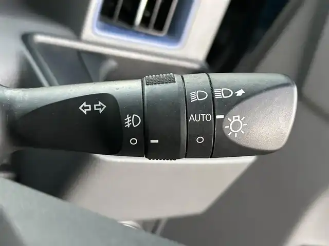 ダイハツ タント カスタム RS 福岡県 2019(令1)年 5.7万km レーザーブルークリスタルシャイン 登録時走行距離：56272Km/メーカーオプションSD純正ナビ/AM/FM/ワンセグTV/DVD/Bluetooth/バックカメラ/前方ドライブレコーダー/横滑り防止装置/衝突軽減システム/パーキングアシスト/LEDヘッドライト/オートライト/フォグランプ/エンジンスタートボタン/シートヒーター/スマートキー/純正アルミホイール/純正フロアマット/ハーフレザーシート/シートーヒーター