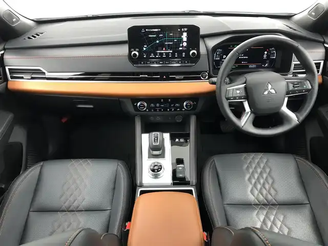 三菱 アウトランダー ＰＨＥＶ P 愛知県 2023(令5)年 2.3万km ホワイトダイヤモンド BOSEスピーカー/サンルーフ/純正ナビ/（Bluetooth/フルセグTV/FM/AM/USB入力）/全方位カメラ/ETC/ドラレコ/BSM/HUD/置くだけ充電/AC100V/パワーシート/シートヒーター/ステアリングヒーター/電動リアゲード/電子パーキング/オートホールド/ドアバイザー/パドルシフト/防眩ミラー/電動格納ミラー/ステアリングリモコン/メモリシート/ダウンヒルアシスト/プッシュスタート