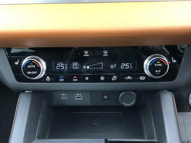 三菱 アウトランダー ＰＨＥＶ P 愛知県 2023(令5)年 2.3万km ホワイトダイヤモンド BOSEスピーカー/サンルーフ/純正ナビ/（Bluetooth/フルセグTV/FM/AM/USB入力）/全方位カメラ/ETC/ドラレコ/BSM/HUD/置くだけ充電/AC100V/パワーシート/シートヒーター/ステアリングヒーター/電動リアゲード/電子パーキング/オートホールド/ドアバイザー/パドルシフト/防眩ミラー/電動格納ミラー/ステアリングリモコン/メモリシート/ダウンヒルアシスト/プッシュスタート