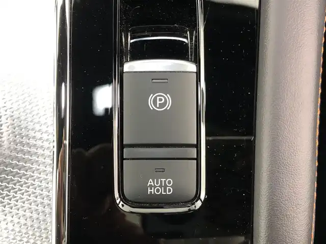 三菱 アウトランダー ＰＨＥＶ P 愛知県 2023(令5)年 2.3万km ホワイトダイヤモンド BOSEスピーカー/サンルーフ/純正ナビ/（Bluetooth/フルセグTV/FM/AM/USB入力）/全方位カメラ/ETC/ドラレコ/BSM/HUD/置くだけ充電/AC100V/パワーシート/シートヒーター/ステアリングヒーター/電動リアゲード/電子パーキング/オートホールド/ドアバイザー/パドルシフト/防眩ミラー/電動格納ミラー/ステアリングリモコン/メモリシート/ダウンヒルアシスト/プッシュスタート