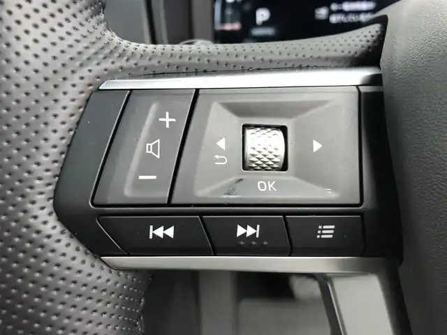 三菱 アウトランダー ＰＨＥＶ P 愛知県 2023(令5)年 2.3万km ホワイトダイヤモンド BOSEスピーカー/サンルーフ/純正ナビ/（Bluetooth/フルセグTV/FM/AM/USB入力）/全方位カメラ/ETC/ドラレコ/BSM/HUD/置くだけ充電/AC100V/パワーシート/シートヒーター/ステアリングヒーター/電動リアゲード/電子パーキング/オートホールド/ドアバイザー/パドルシフト/防眩ミラー/電動格納ミラー/ステアリングリモコン/メモリシート/ダウンヒルアシスト/プッシュスタート