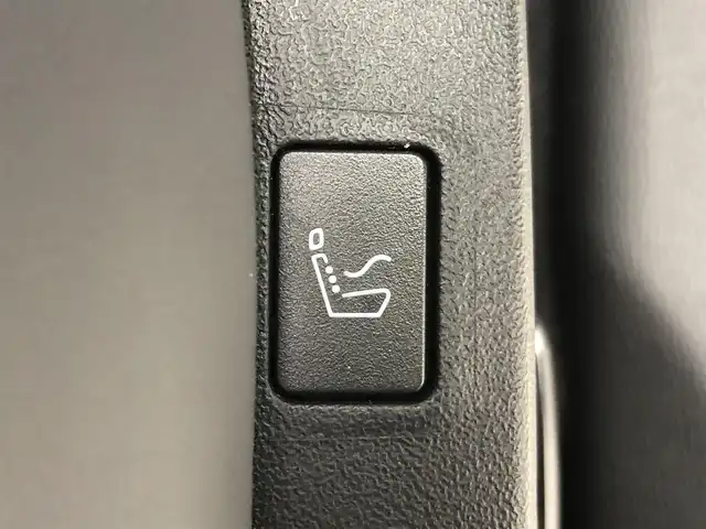 三菱 アウトランダー ＰＨＥＶ P 愛知県 2023(令5)年 2.3万km ホワイトダイヤモンド BOSEスピーカー/サンルーフ/純正ナビ/（Bluetooth/フルセグTV/FM/AM/USB入力）/全方位カメラ/ETC/ドラレコ/BSM/HUD/置くだけ充電/AC100V/パワーシート/シートヒーター/ステアリングヒーター/電動リアゲード/電子パーキング/オートホールド/ドアバイザー/パドルシフト/防眩ミラー/電動格納ミラー/ステアリングリモコン/メモリシート/ダウンヒルアシスト/プッシュスタート