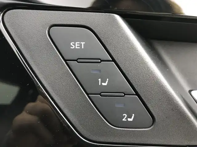 三菱 アウトランダー ＰＨＥＶ P 愛知県 2023(令5)年 2.3万km ホワイトダイヤモンド BOSEスピーカー/サンルーフ/純正ナビ/（Bluetooth/フルセグTV/FM/AM/USB入力）/全方位カメラ/ETC/ドラレコ/BSM/HUD/置くだけ充電/AC100V/パワーシート/シートヒーター/ステアリングヒーター/電動リアゲード/電子パーキング/オートホールド/ドアバイザー/パドルシフト/防眩ミラー/電動格納ミラー/ステアリングリモコン/メモリシート/ダウンヒルアシスト/プッシュスタート