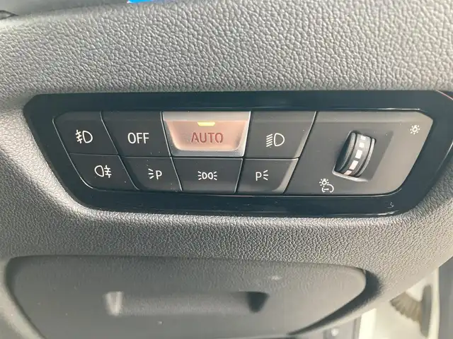 ＢＭＷ ３３０ｅ Mスポーツ 福岡県 2020(令2)年 6.4万km パール ワンオーナー/ハーマンカードンサウンドシステム/純正ナビ（BT/フルセグ/Spotify/AM/FM)/アラウンドビューモニター/Bカメラ/フロントカメラ/サイドカメラ/レーダークルーズコントロール/LEDヘッドライト/オートマチックハイビーム/オートライト/ハーフレザーシート/DN席パワーシート/DN席シートヒーター/純正19インチAW/ワイヤレス充電/ドライブレコーダー/ISOFIX/AutoHold/ステアリングスイッチ/ステアリングアシスト/パーキングアシスト/横滑り防止装置/コーナーセンサー/レーンキープアシスト/盗難防止装置/衝突被害軽減システム/保証書/取扱説明書/スマートキー/ETC