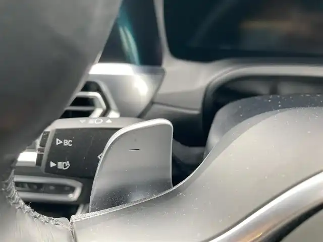 ＢＭＷ ３３０ｅ Mスポーツ 福岡県 2020(令2)年 6.4万km パール ワンオーナー/ハーマンカードンサウンドシステム/純正ナビ（BT/フルセグ/Spotify/AM/FM)/アラウンドビューモニター/Bカメラ/フロントカメラ/サイドカメラ/レーダークルーズコントロール/LEDヘッドライト/オートマチックハイビーム/オートライト/ハーフレザーシート/DN席パワーシート/DN席シートヒーター/純正19インチAW/ワイヤレス充電/ドライブレコーダー/ISOFIX/AutoHold/ステアリングスイッチ/ステアリングアシスト/パーキングアシスト/横滑り防止装置/コーナーセンサー/レーンキープアシスト/盗難防止装置/衝突被害軽減システム/保証書/取扱説明書/スマートキー/ETC