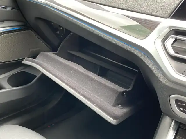 ＢＭＷ ３３０ｅ Mスポーツ 福岡県 2020(令2)年 6.4万km パール ワンオーナー/ハーマンカードンサウンドシステム/純正ナビ（BT/フルセグ/Spotify/AM/FM)/アラウンドビューモニター/Bカメラ/フロントカメラ/サイドカメラ/レーダークルーズコントロール/LEDヘッドライト/オートマチックハイビーム/オートライト/ハーフレザーシート/DN席パワーシート/DN席シートヒーター/純正19インチAW/ワイヤレス充電/ドライブレコーダー/ISOFIX/AutoHold/ステアリングスイッチ/ステアリングアシスト/パーキングアシスト/横滑り防止装置/コーナーセンサー/レーンキープアシスト/盗難防止装置/衝突被害軽減システム/保証書/取扱説明書/スマートキー/ETC