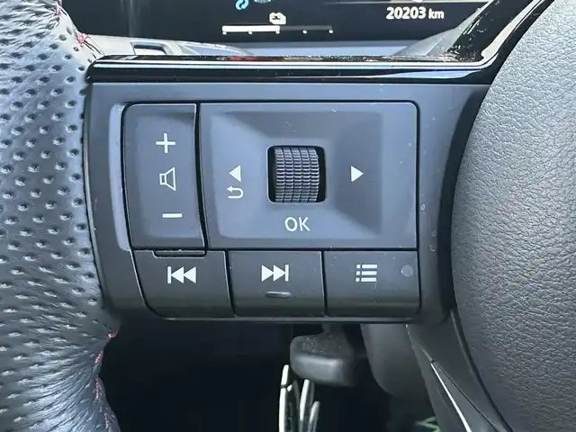 日産 オーラ ニスモ 東京都 2023(令5)年 2.1万km ピュアホワイトパール ワンオーナー/HDDナビ/フルセグテレビ/バックカメラ/クルーズコントロール/プッシュスタート/ETC/ドライブレコーダー/取扱説明書/保証書/タイヤバリ溝/低走行