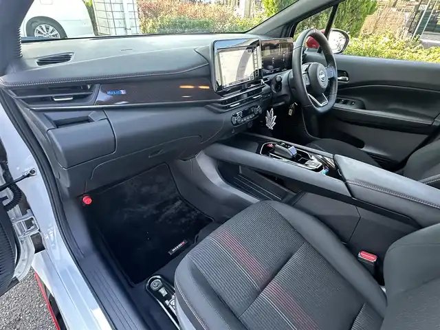 日産 オーラ ニスモ 東京都 2023(令5)年 2.1万km ピュアホワイトパール ワンオーナー/HDDナビ/フルセグテレビ/バックカメラ/クルーズコントロール/プッシュスタート/ETC/ドライブレコーダー/取扱説明書/保証書/タイヤバリ溝/低走行